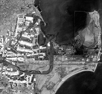 IRS-1D panchromatic image (5.8 m resolution) showing a harbor along the coastline in the state of Tamil Nadu in southernmost India.