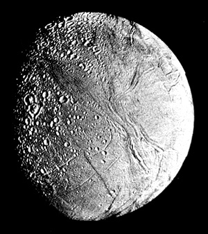 Sunlit face of Enceladus, with its varied terrains; Voyager 1.